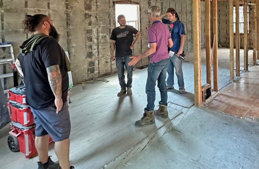 The myth of the “Master Builder”